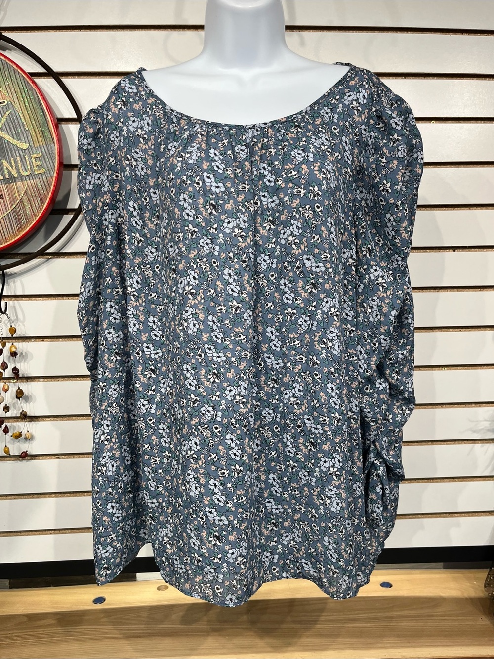 Max Studio ruched-sleeve blouse size 3X - Picture 2 of 9
